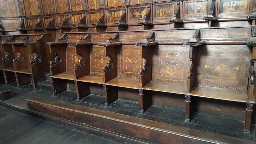 Peaceful and Ornate Interior