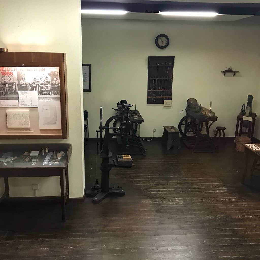 History of Eyeglasses