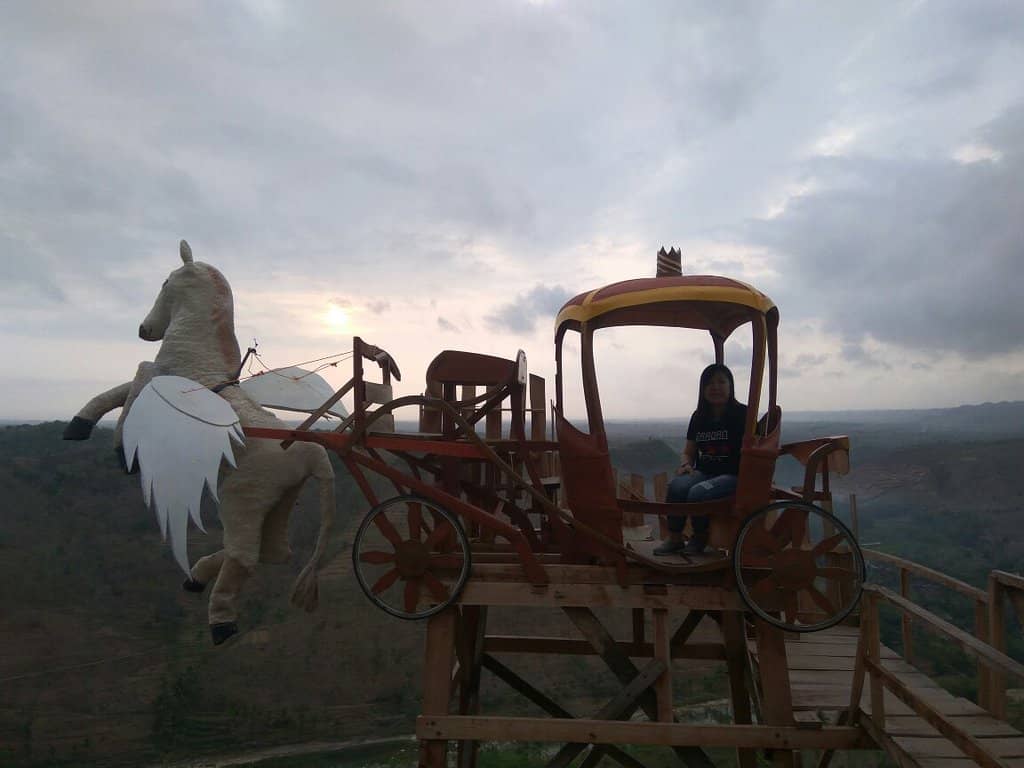 Sunrise Over the Cloud Sea