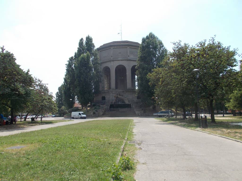 The Majestic Aqueduct