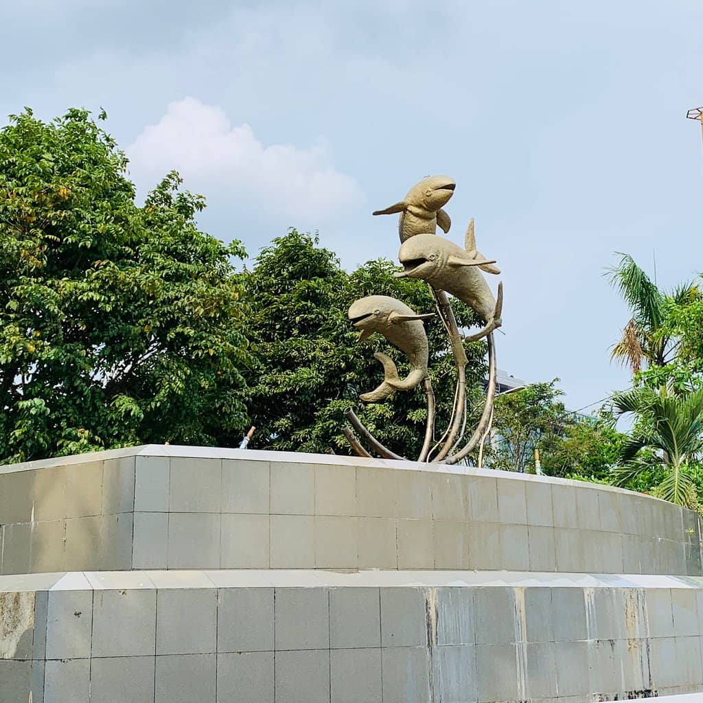 Riverside Dining & Snacks