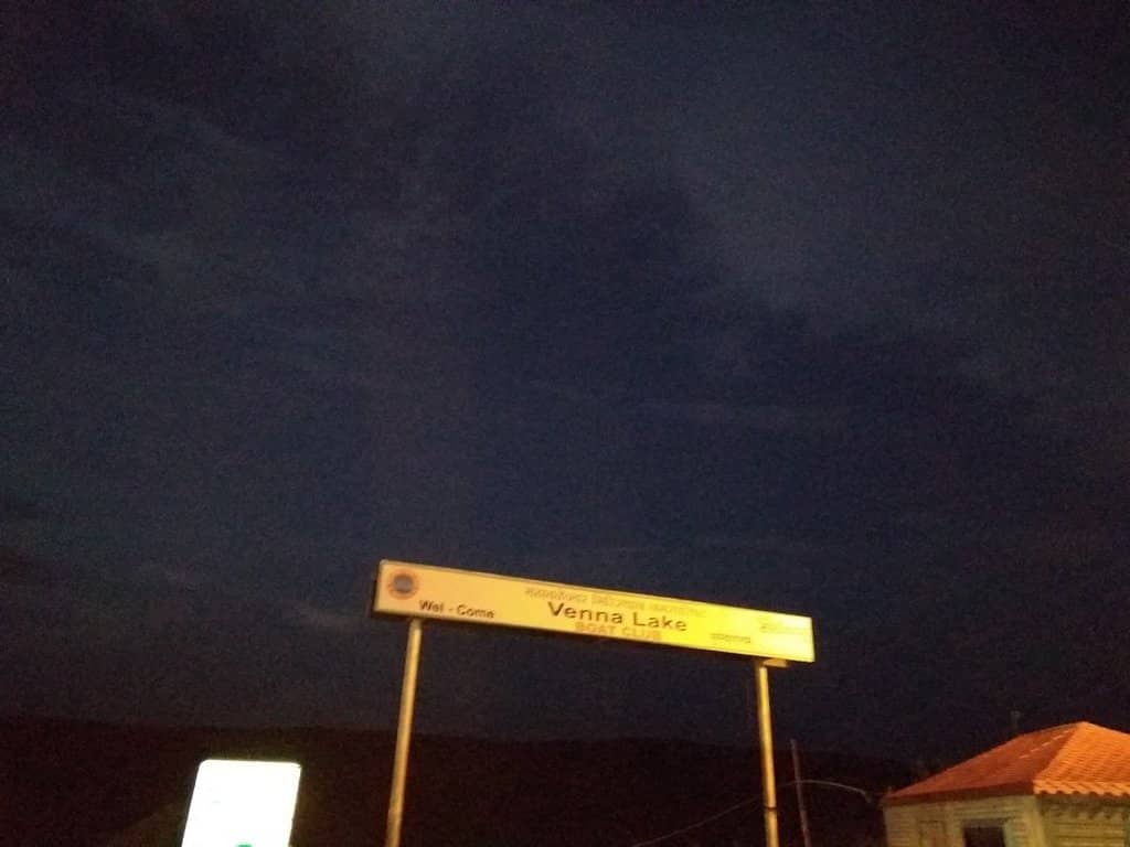 Lakeside Strolls and Views