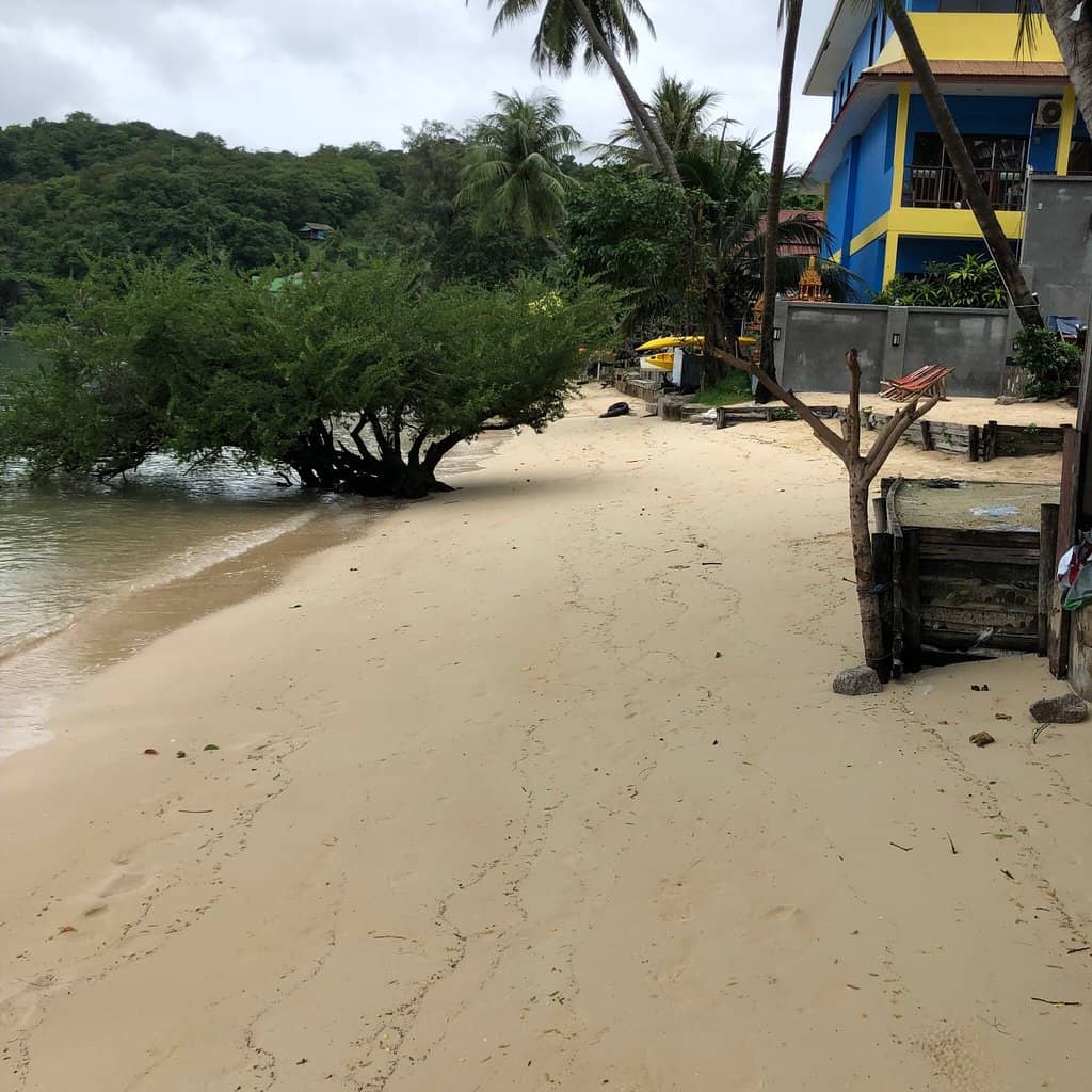 Beachfront Cafes & Bars