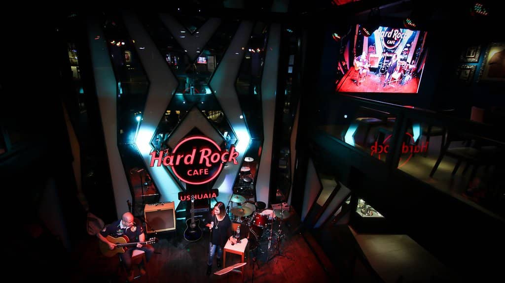 Vibrant Atmosphere and Live Music