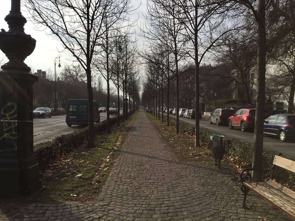 High-End Boutiques & Cafes