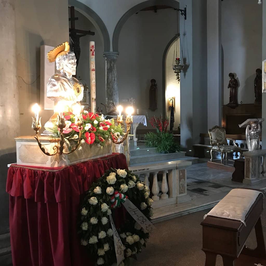 Modern Yet Decorated Interior