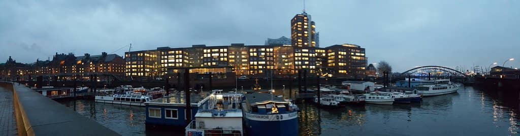 Elbphilharmonie Plaza