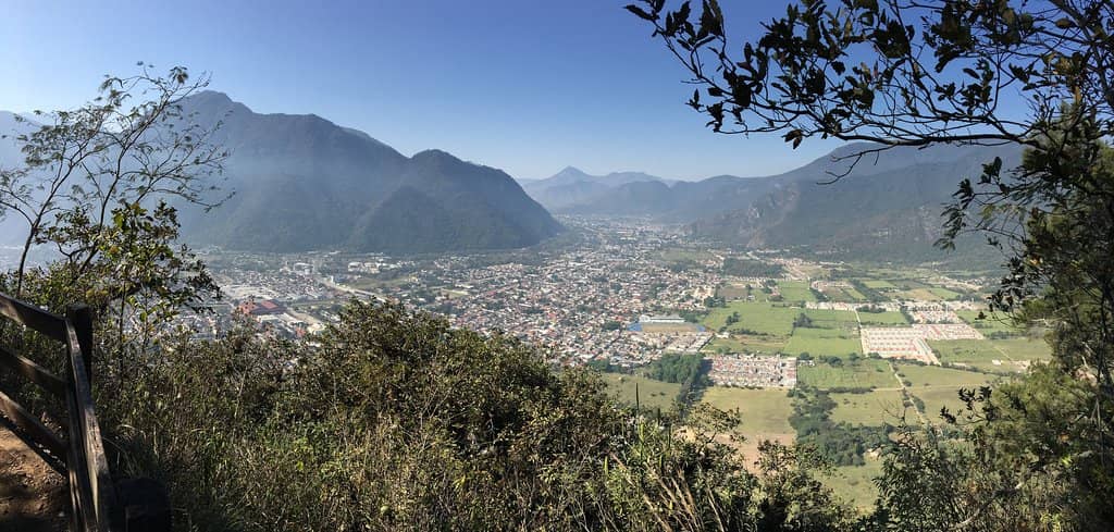 Glass-Bottomed Mirador