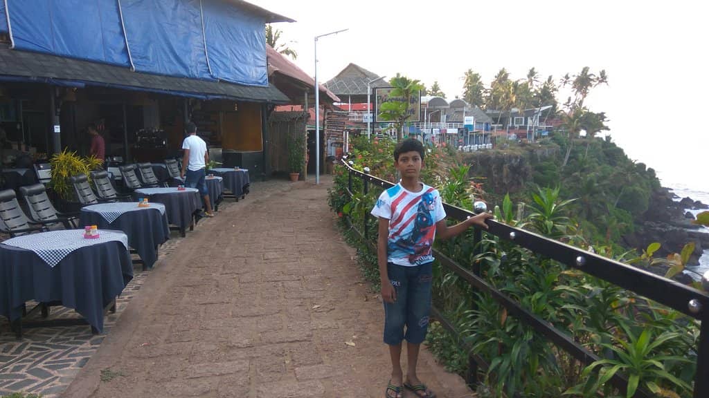 Cliffside Cafes & Shops