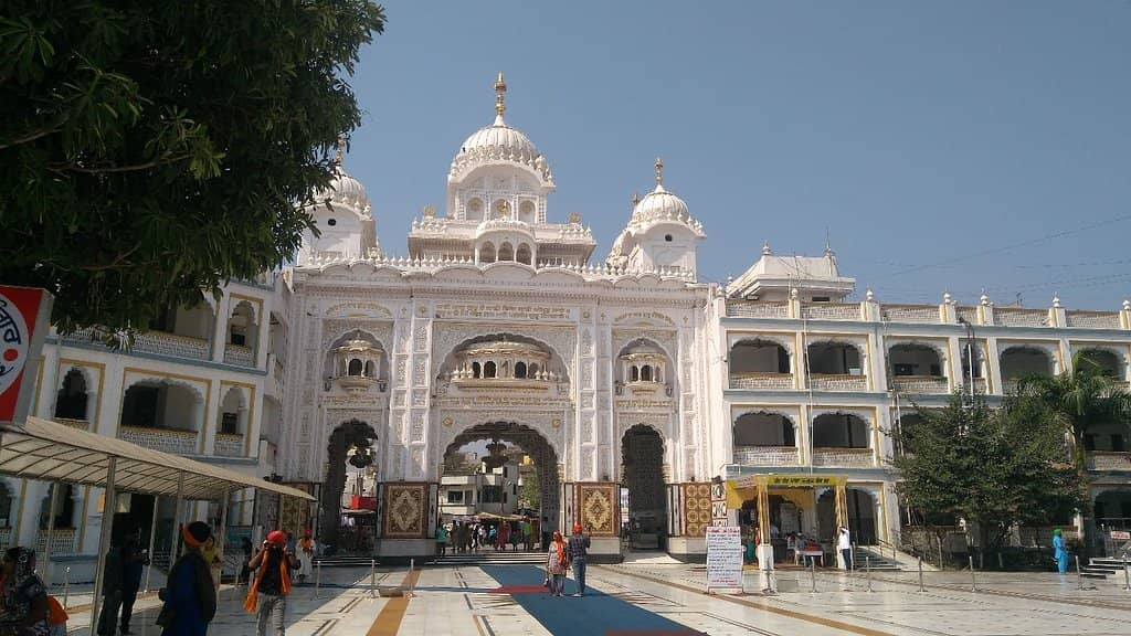 Langar (Community Kitchen)