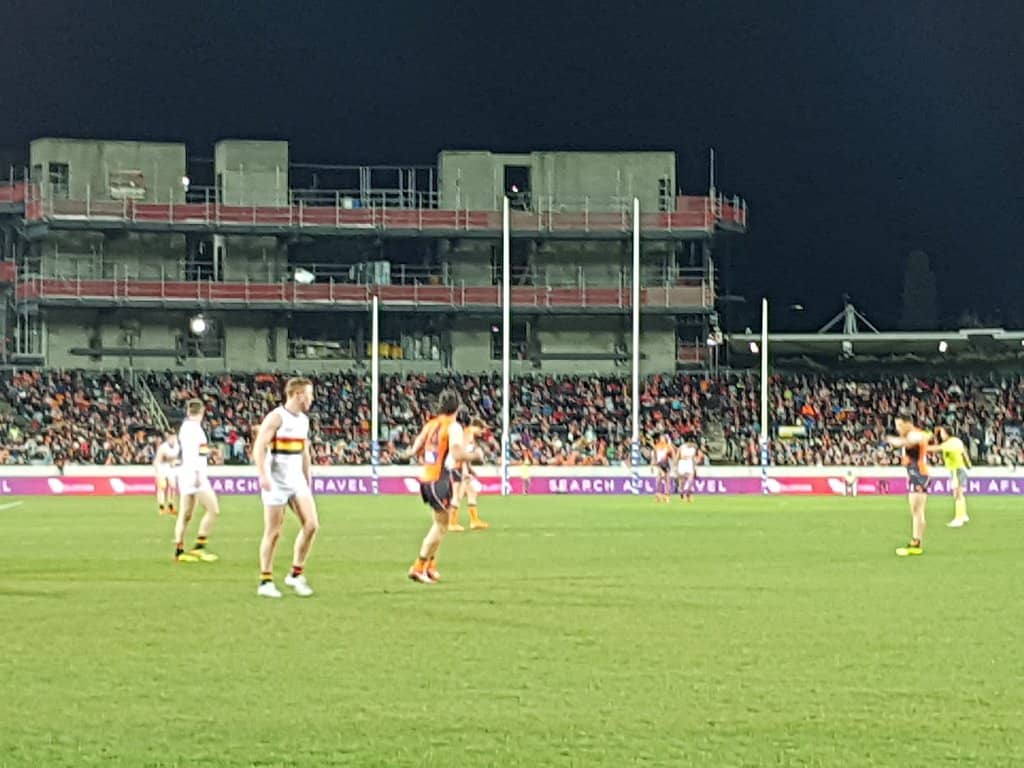 Intimate Venue Atmosphere