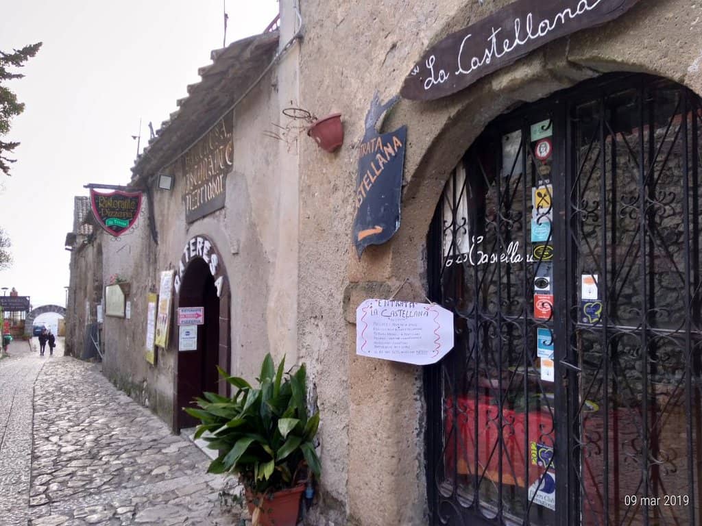 Family-Style Fixed Menus