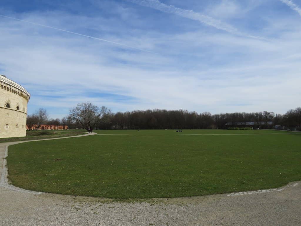 Hinkelsteinbrunnen Fountain