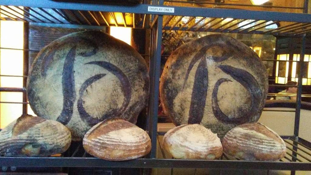 Chic & Intimate Ambiance