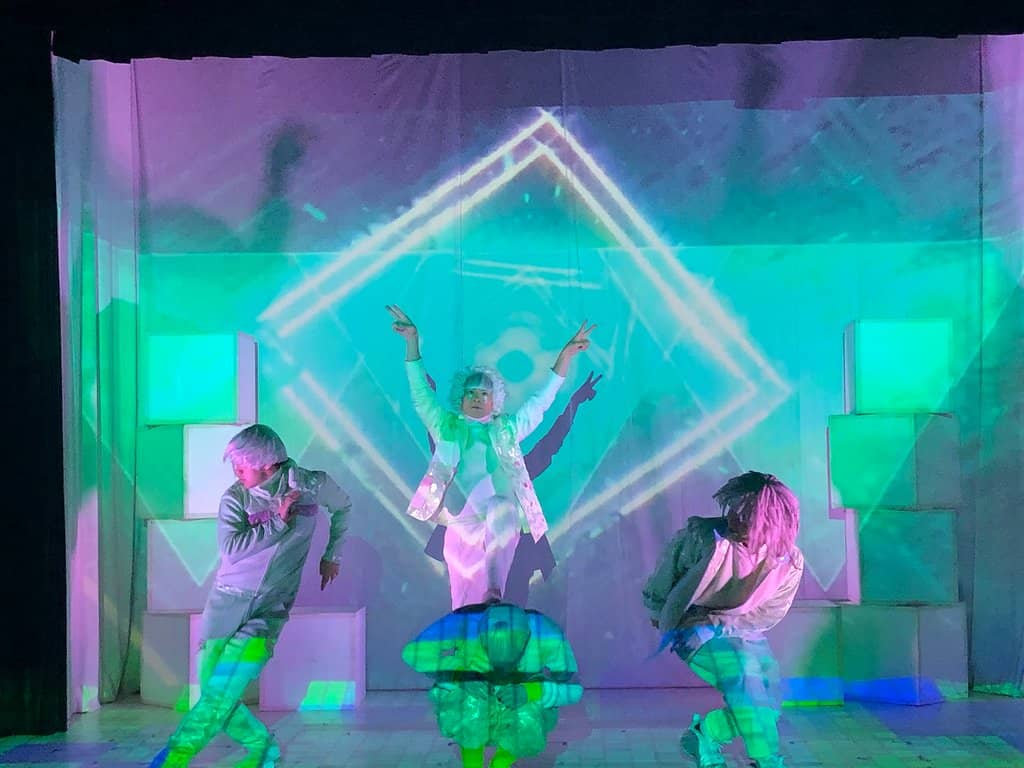 English-Friendly Games