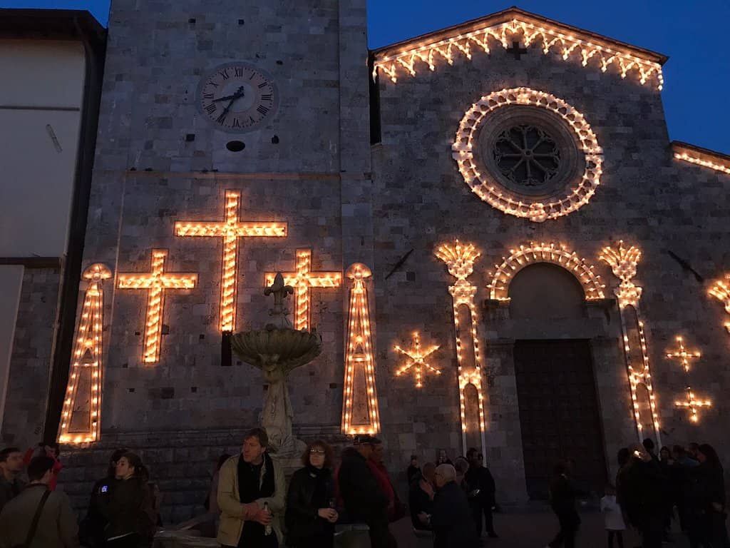 Elegant Three-Nave Interior