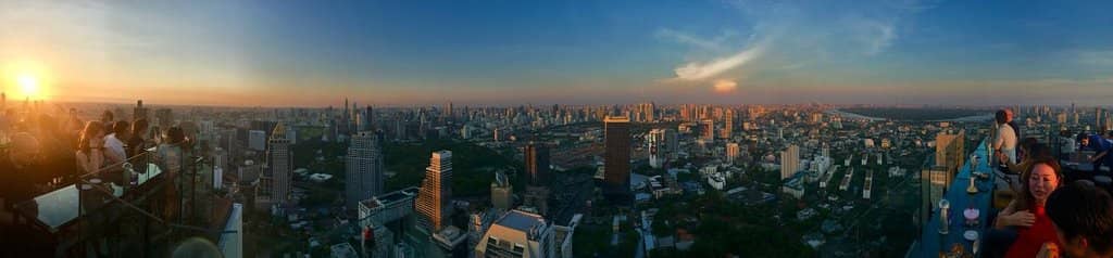 Chic Rooftop Ambiance