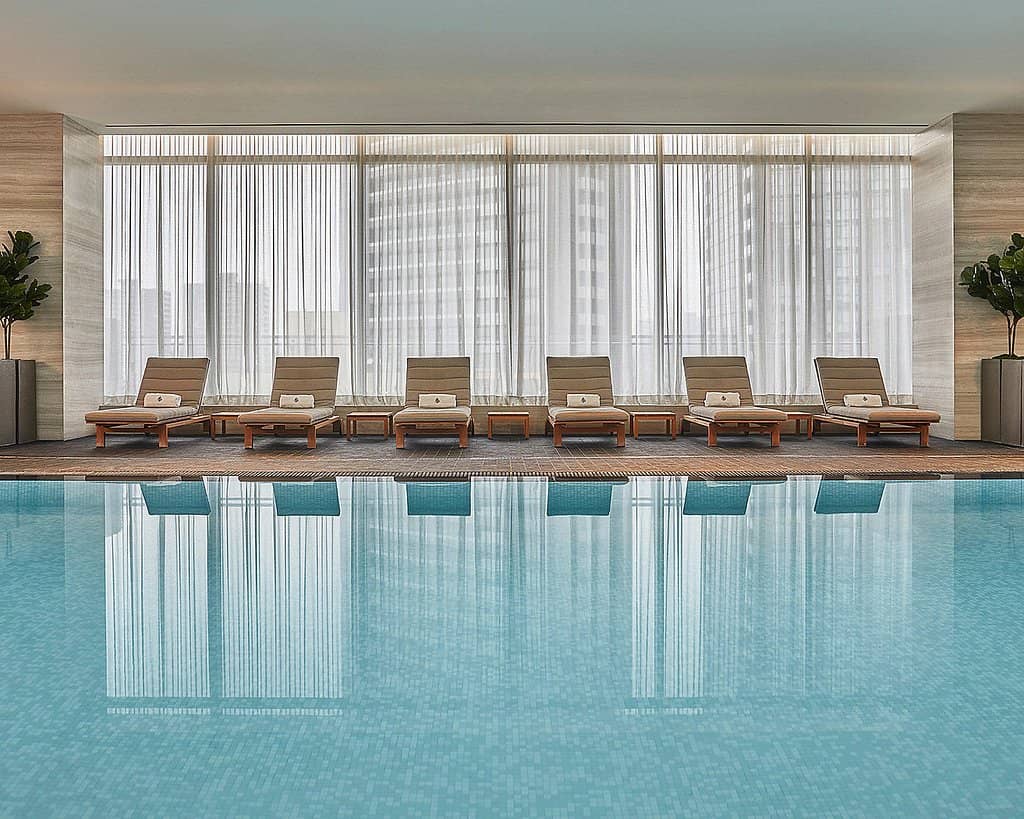 Luxurious Jacuzzi & Steam Room