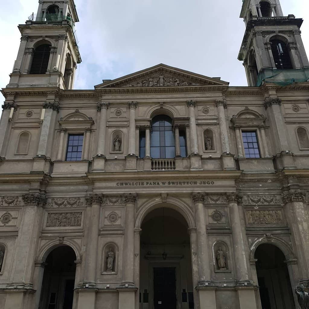 Chic Cafes and Boutiques