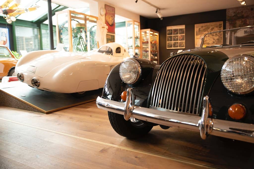 Themed Dioramas & Displays