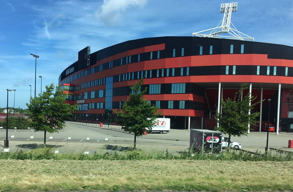 Compact & Intimate Design