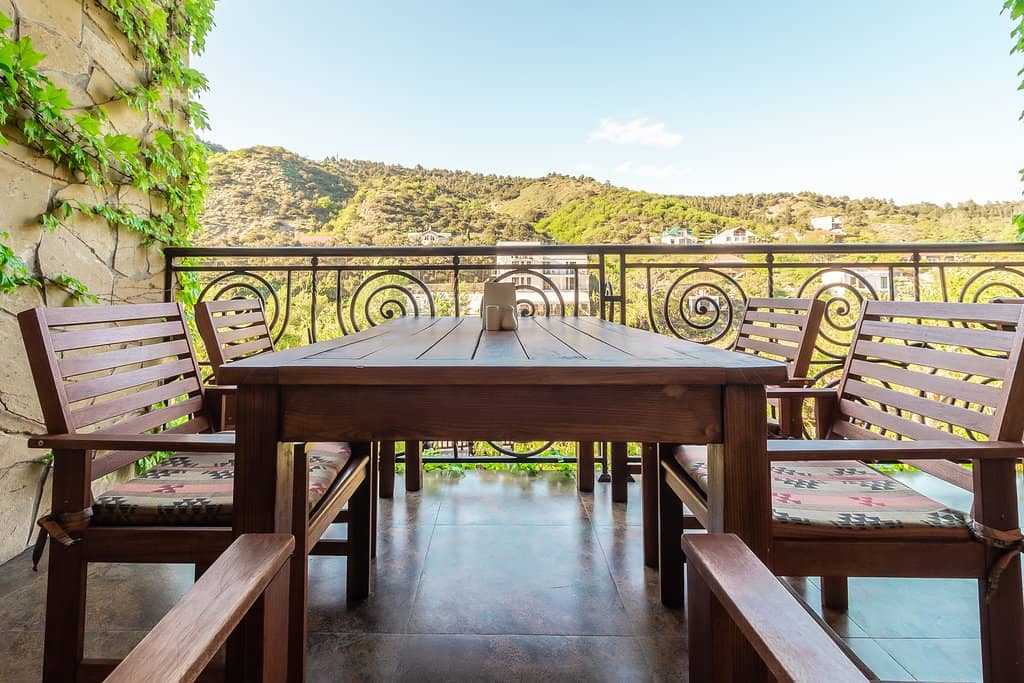 Panoramic Mountain Views