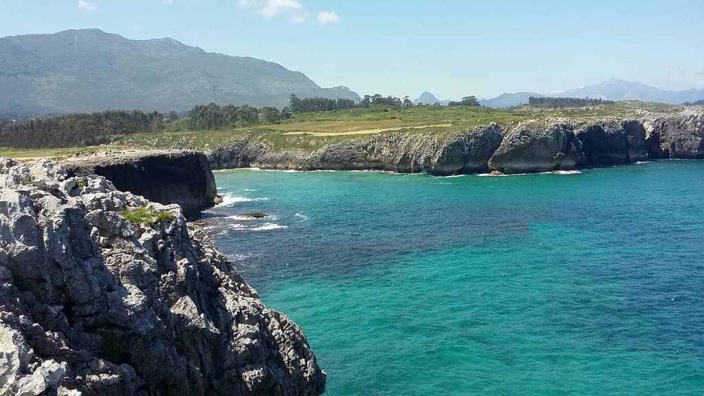 The Roaring Sound of the Sea