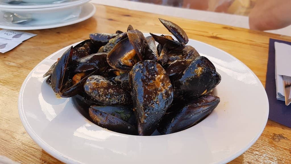 Spectacular Waterfront Ambiance