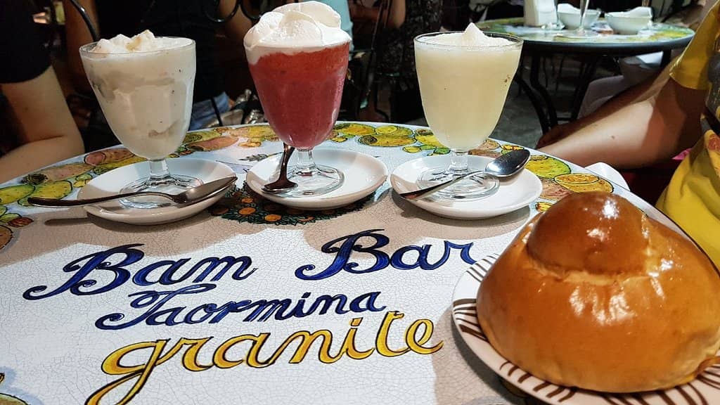 Charming Arty Ambiance