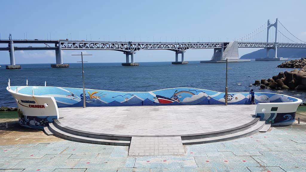 Seafood & Soju by the Water