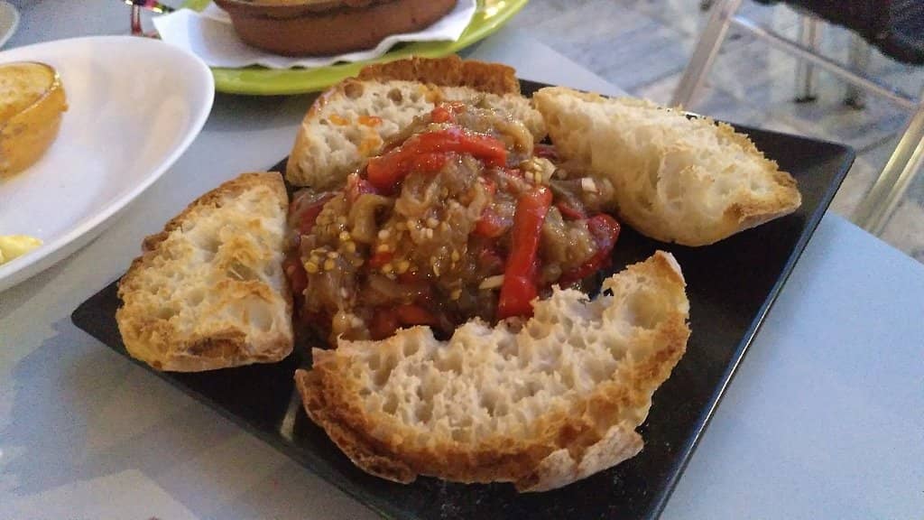 Vibrant Plaça del Forum Location