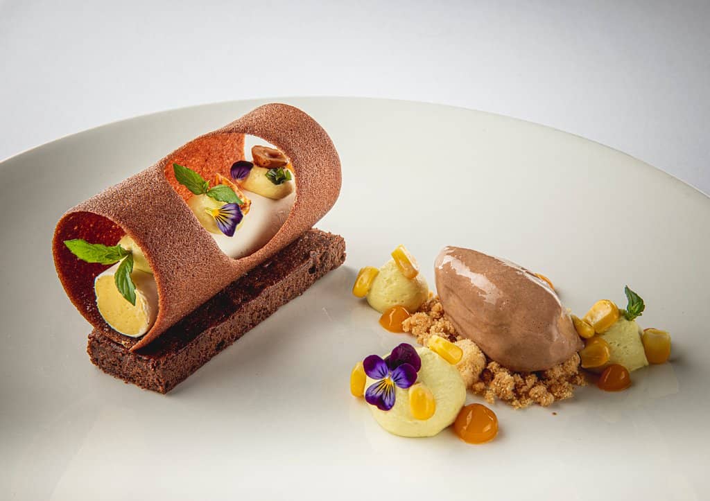 Romantic Belle Epoque Ambiance