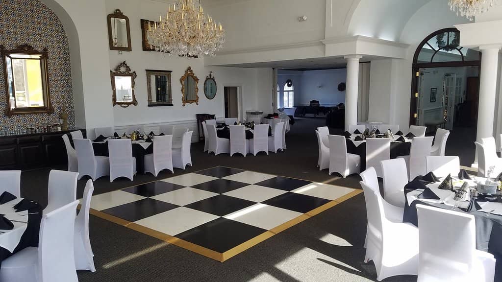 Elegant Clubhouse Dining