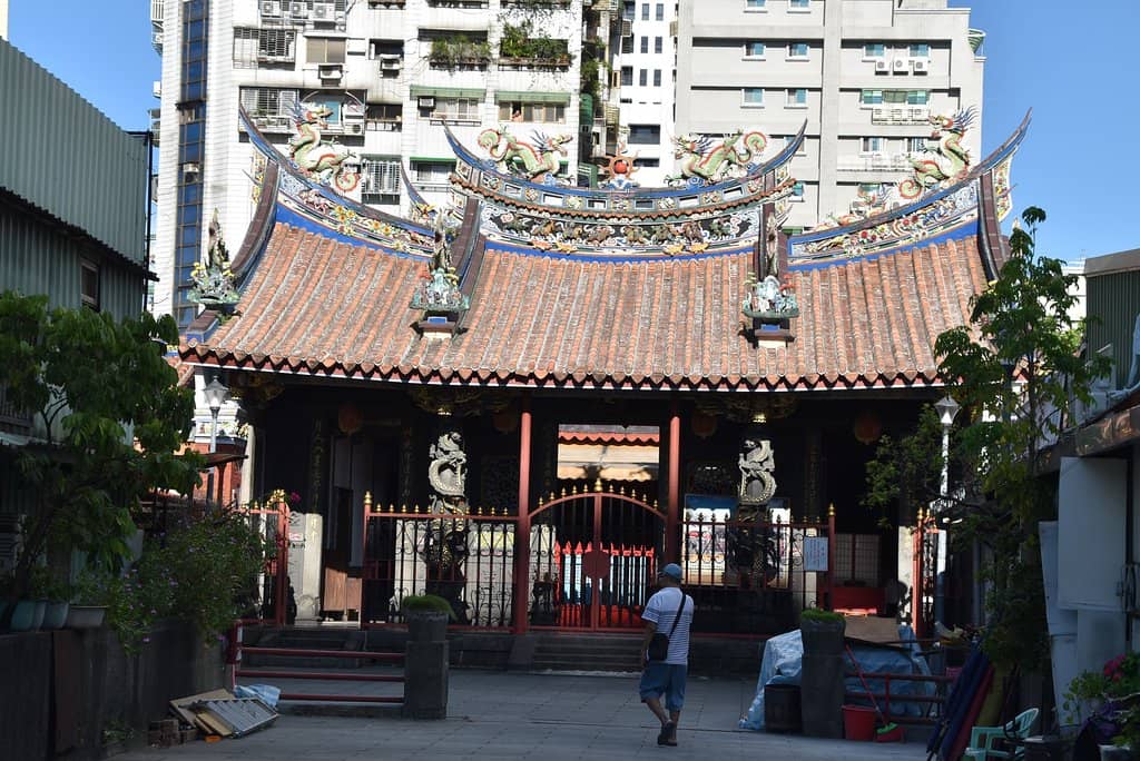 Qingshui Zushi Statue