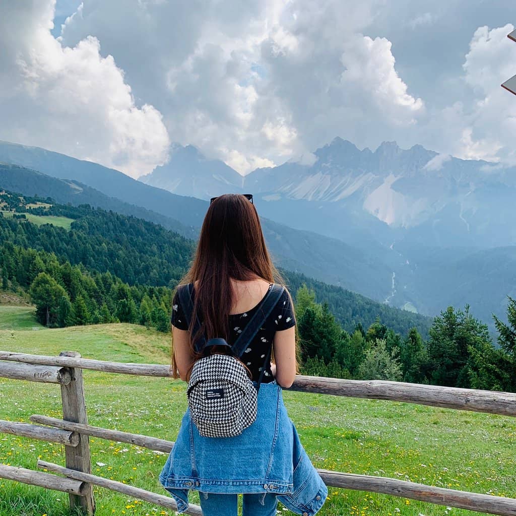 Panoramic Mountain Views