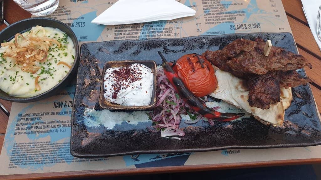 Gourmet Dishes & Craft Cocktails