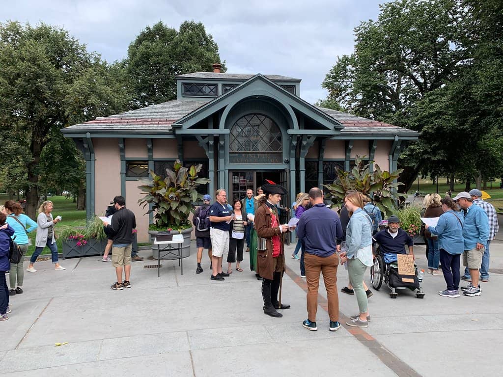 Souvenirs & Local Flavors