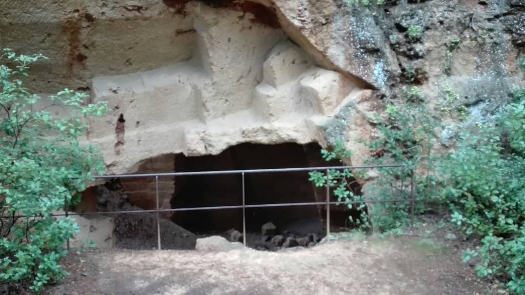 Panoramic Views of Mont Sainte-Victoire