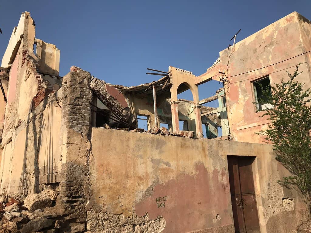 Live Poultry & Dried Goods