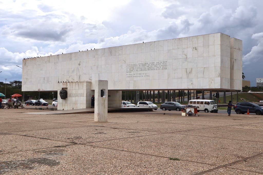 Oscar Niemeyer's Architecture