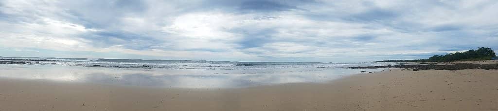 Lola's Beachfront Restaurant