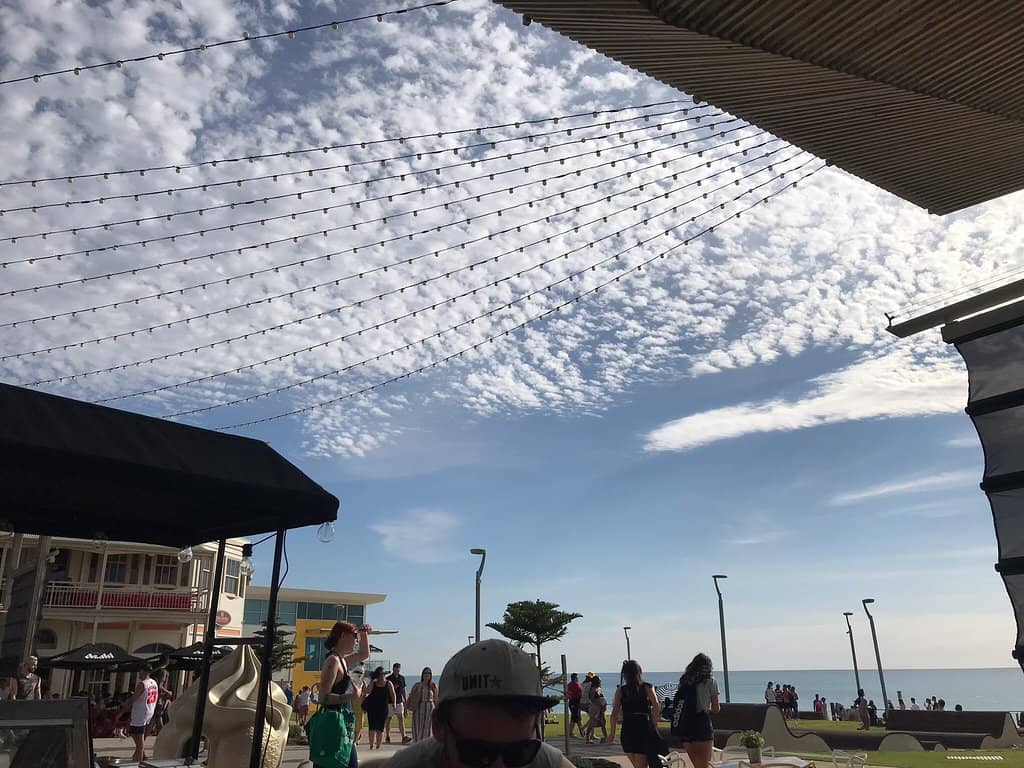 Henley Square Buzz