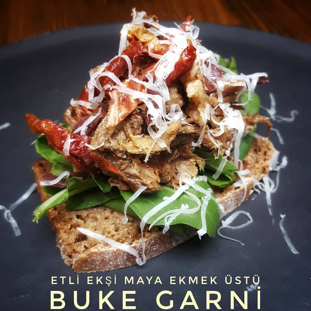 Etli Ekşi Maya Ekmek Üstü