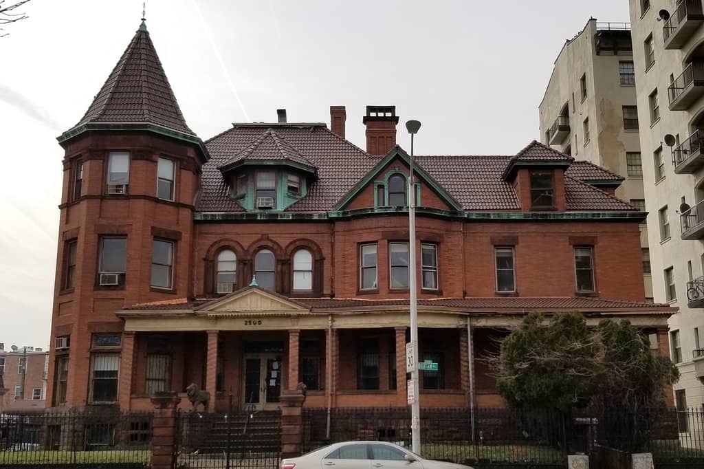 Bromo Seltzer Museum