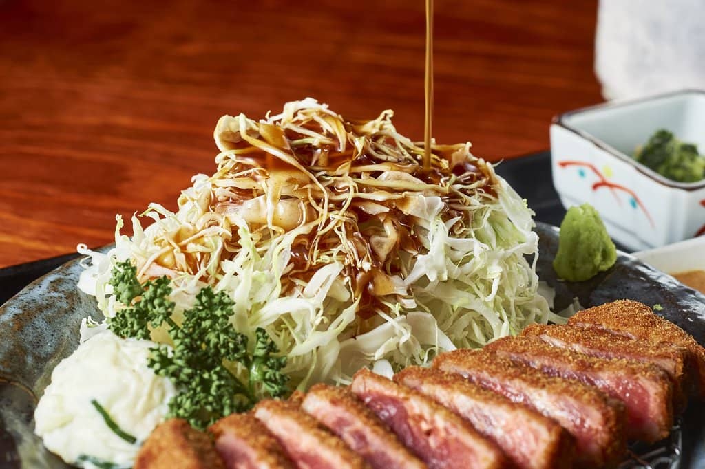 Cozy Inn-Style Ambiance