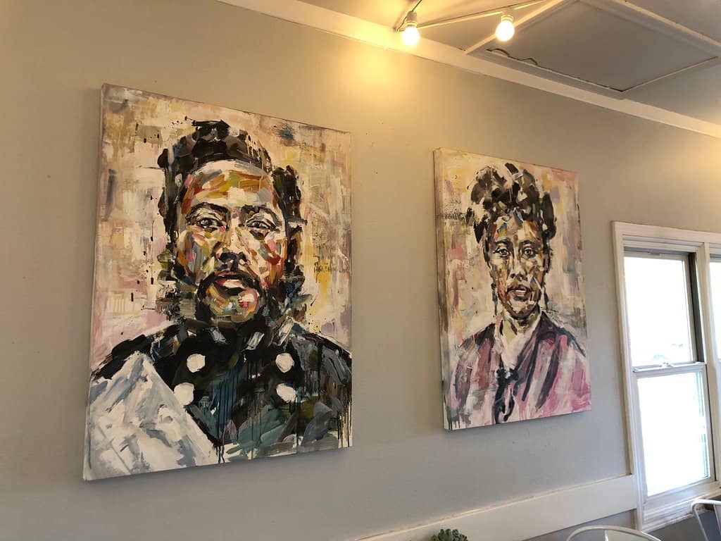 Charming & Artsy Atmosphere