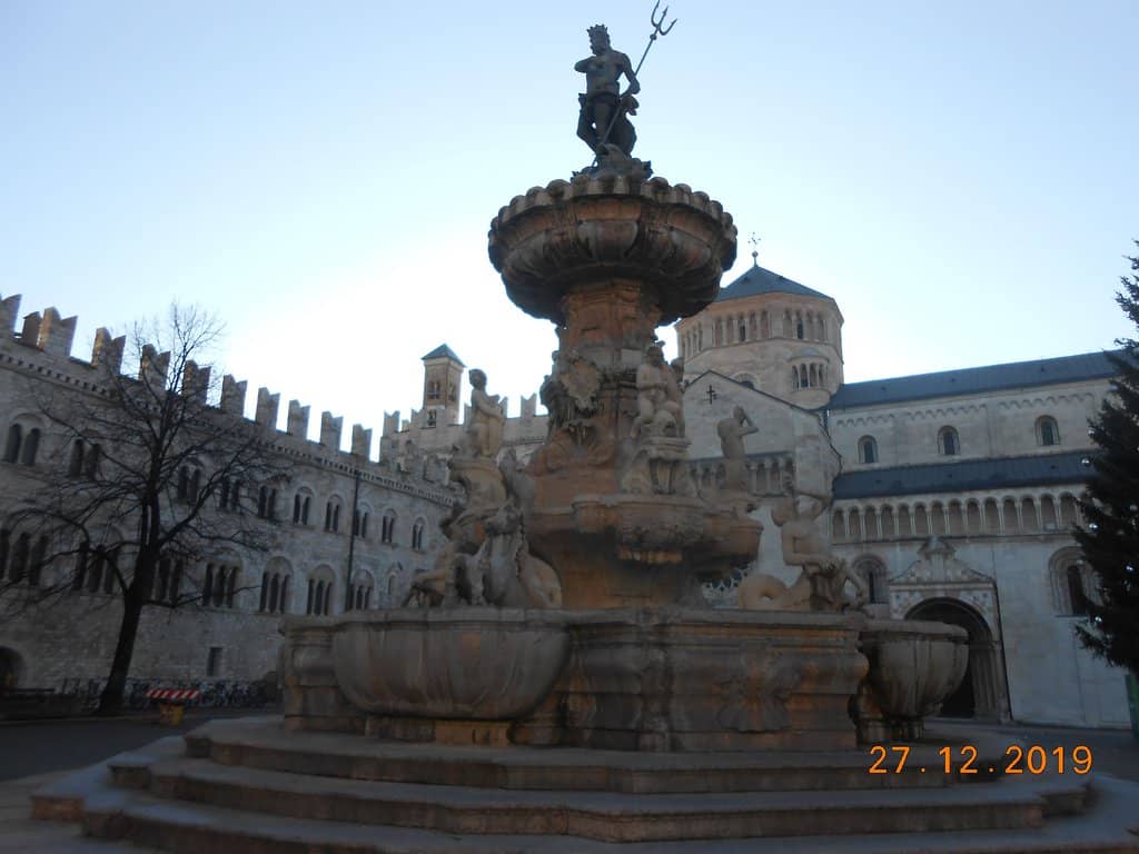 Piazza Duomo's Historic Ambiance