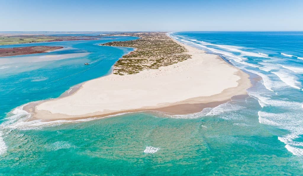 Local Eateries & Boutiques