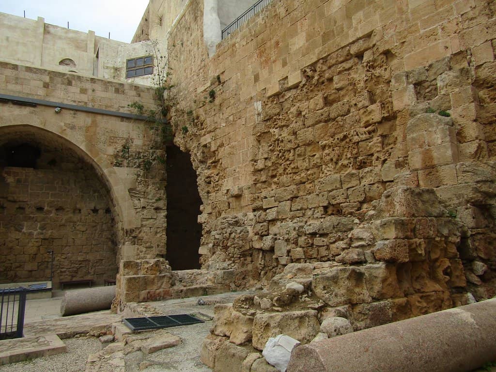 Secret Tunnel to the Sea