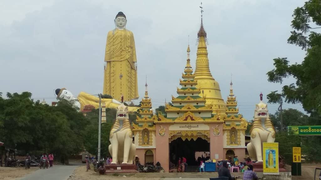 Panoramic Temple Grounds Views